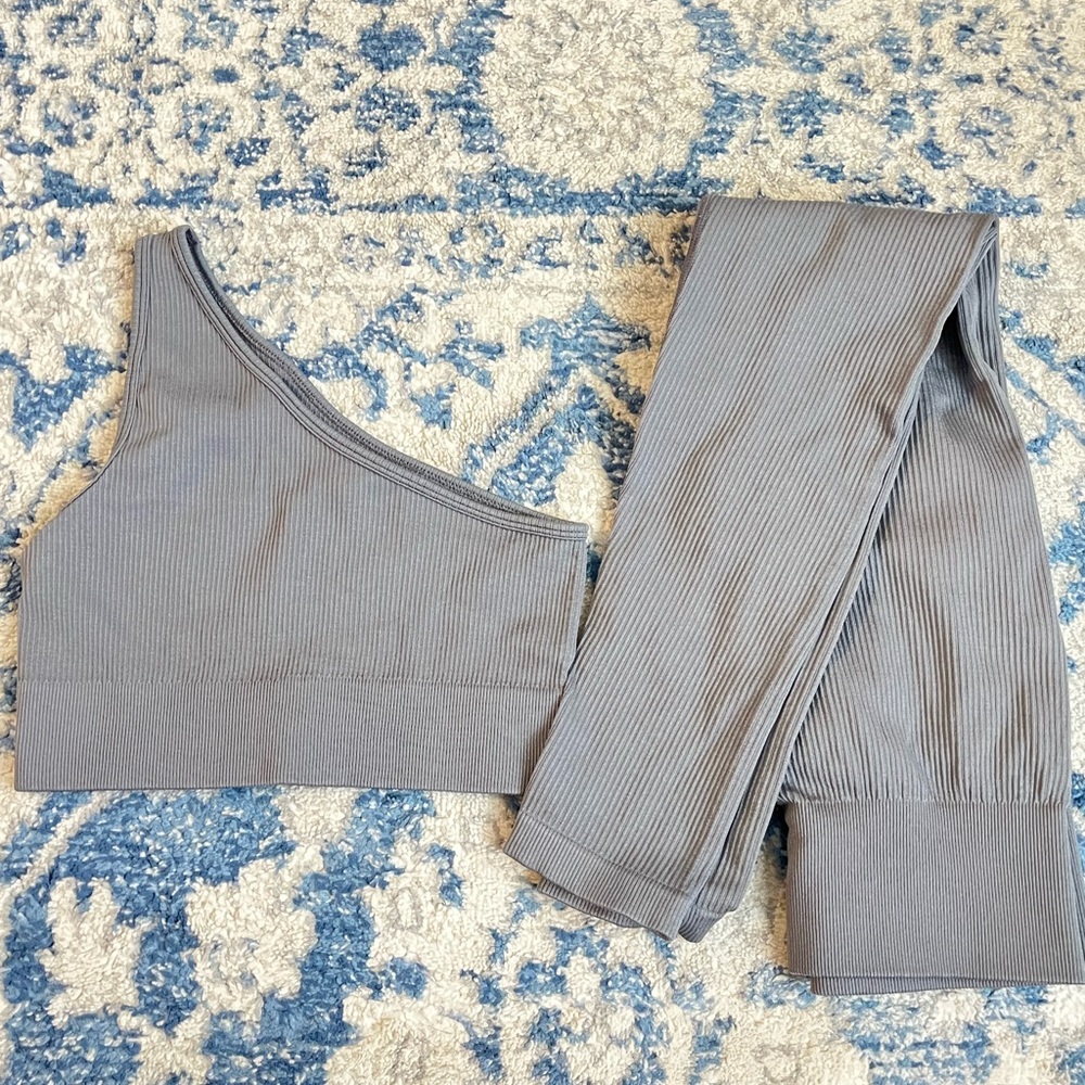 Gray workout set!
